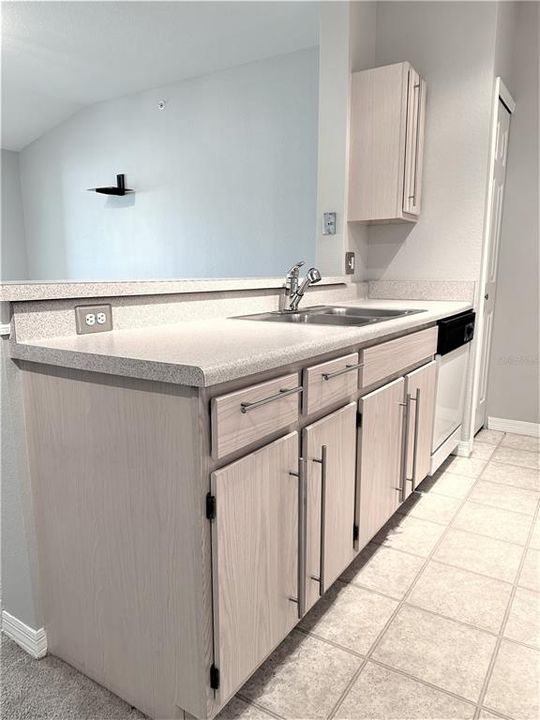 For Rent: $1,500 (1 beds, 1 baths, 820 Square Feet)