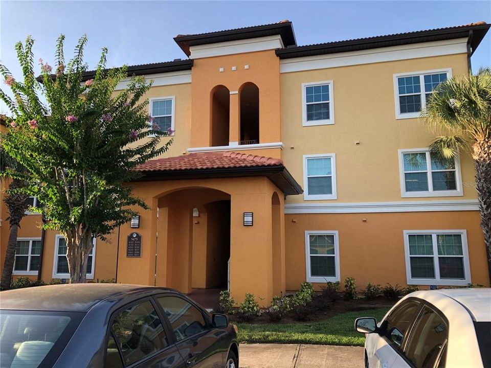 For Rent: $1,500 (1 beds, 1 baths, 820 Square Feet)
