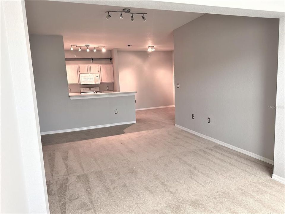 For Rent: $1,500 (1 beds, 1 baths, 820 Square Feet)