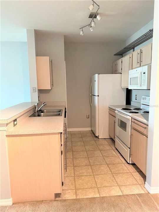 For Rent: $1,500 (1 beds, 1 baths, 820 Square Feet)