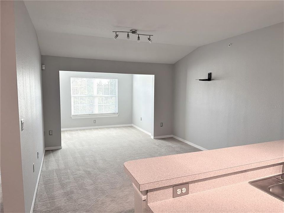 For Rent: $1,500 (1 beds, 1 baths, 820 Square Feet)