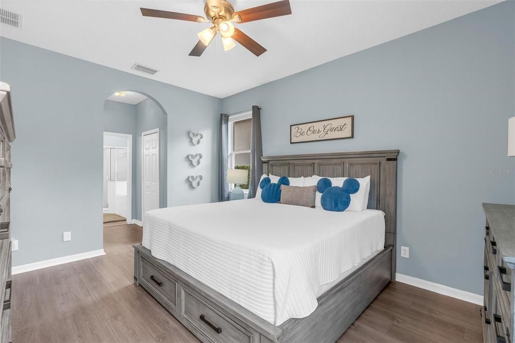 For Sale: $445,000 (4 beds, 3 baths, 1841 Square Feet)