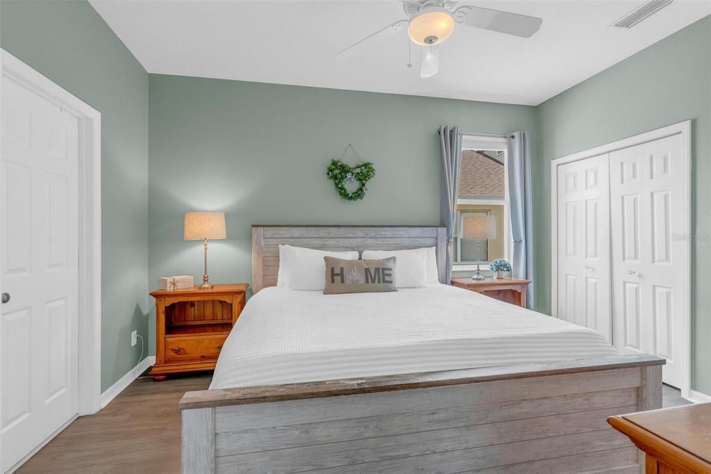 For Sale: $445,000 (4 beds, 3 baths, 1841 Square Feet)