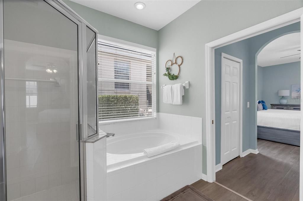 For Sale: $445,000 (4 beds, 3 baths, 1841 Square Feet)