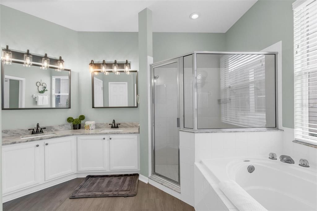 For Sale: $445,000 (4 beds, 3 baths, 1841 Square Feet)