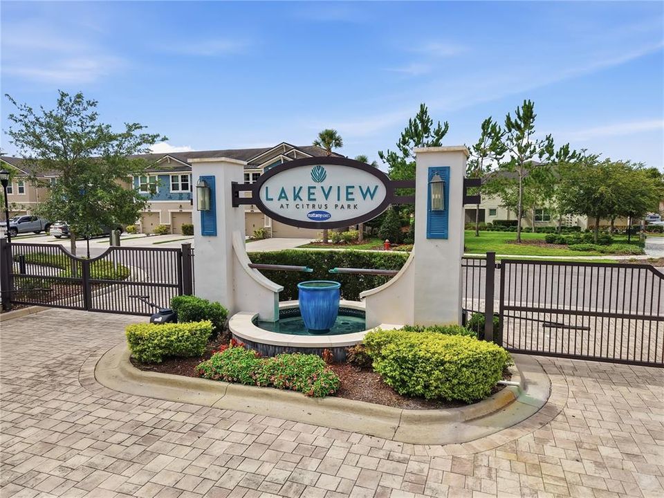 For Sale: $415,000 (3 beds, 2 baths, 1888 Square Feet)