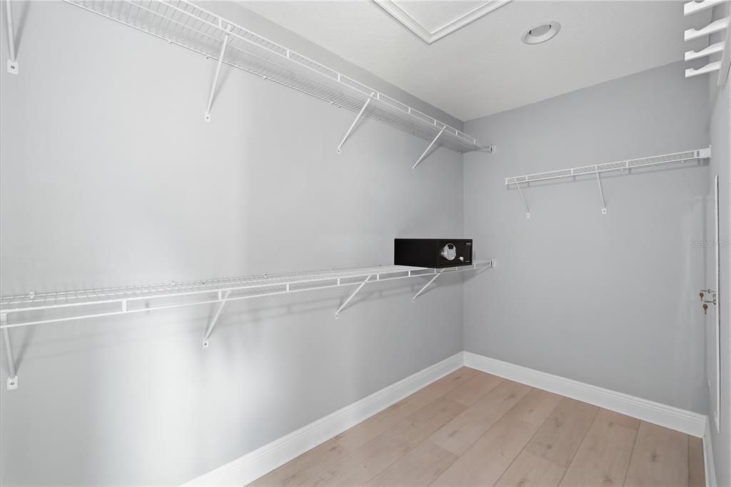 For Sale: $415,000 (3 beds, 2 baths, 1888 Square Feet)