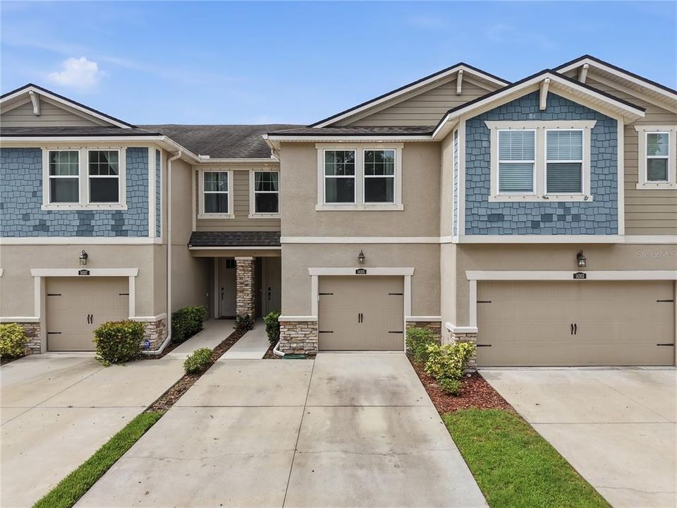 For Sale: $415,000 (3 beds, 2 baths, 1888 Square Feet)
