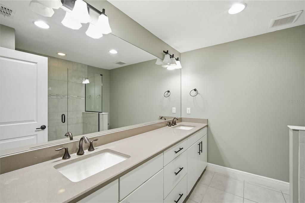 For Sale: $415,000 (3 beds, 2 baths, 1888 Square Feet)