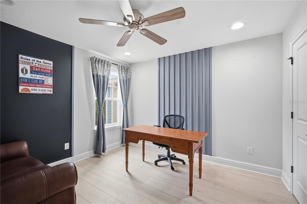 For Sale: $415,000 (3 beds, 2 baths, 1888 Square Feet)