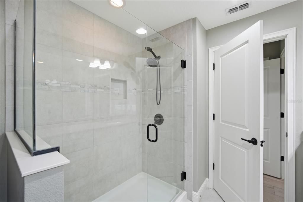 For Sale: $415,000 (3 beds, 2 baths, 1888 Square Feet)