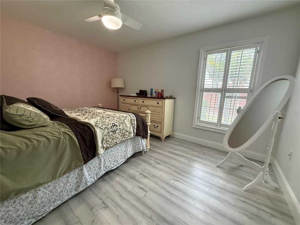 En Venta: $699,000 (4 camas, 2 baños, 2368 Pies cuadrados)