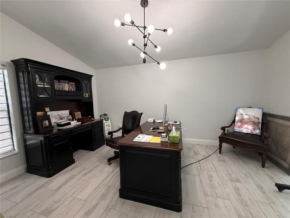 En Venta: $699,000 (4 camas, 2 baños, 2368 Pies cuadrados)