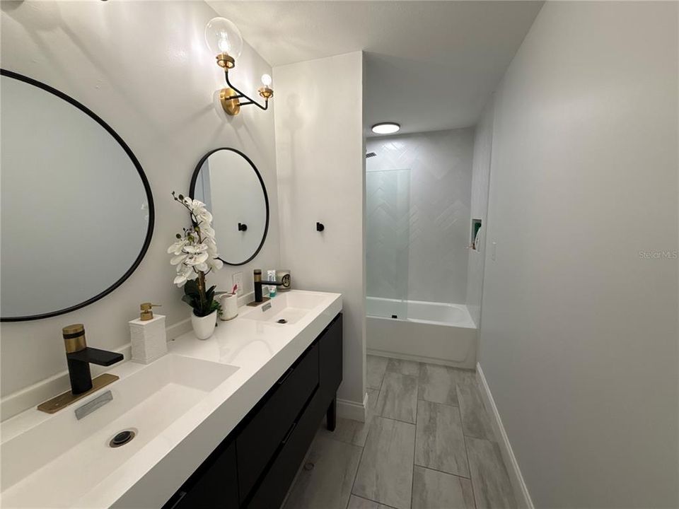En Venta: $699,000 (4 camas, 2 baños, 2368 Pies cuadrados)