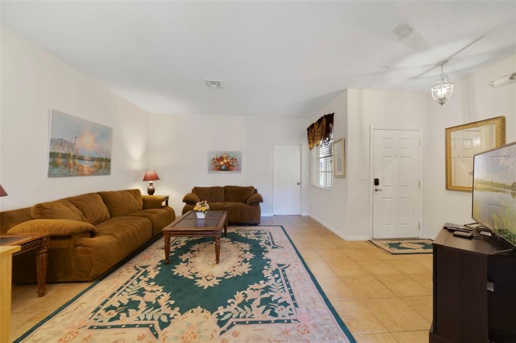 For Sale: $320,000 (3 beds, 2 baths, 1776 Square Feet)