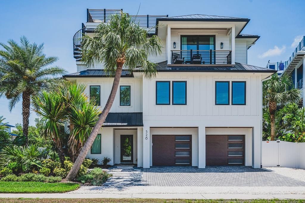 For Sale: $3,495,000 (4 beds, 4 baths, 2707 Square Feet)