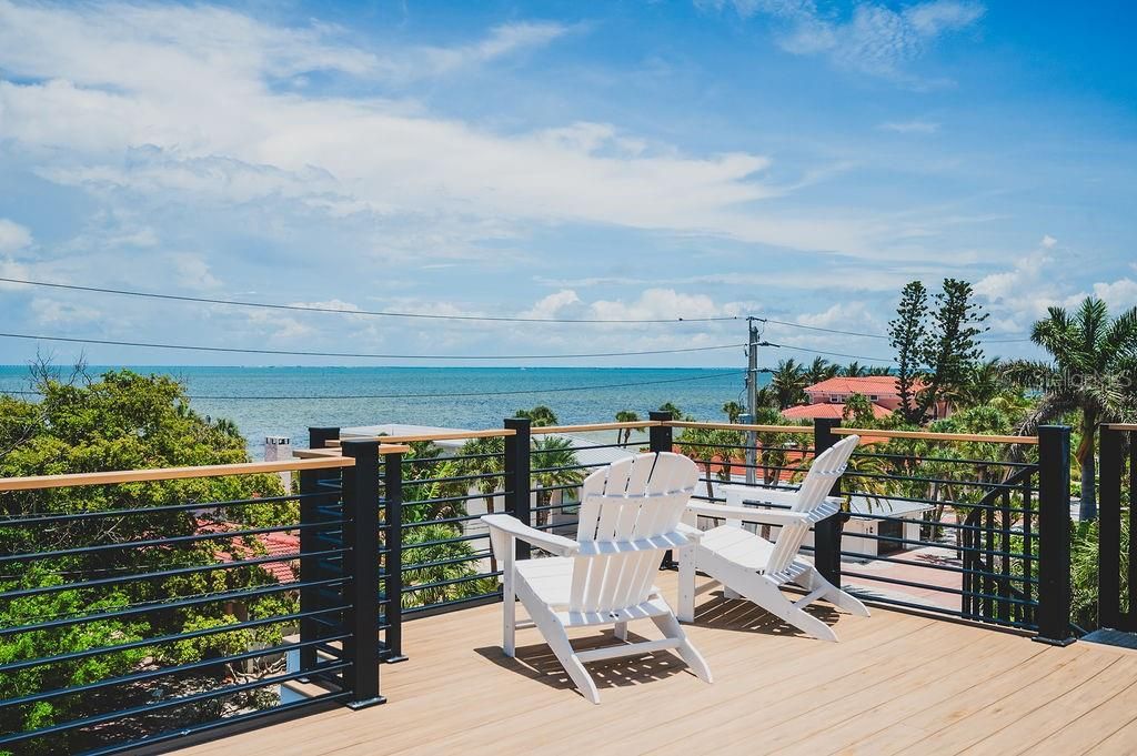 For Sale: $3,495,000 (4 beds, 4 baths, 2707 Square Feet)
