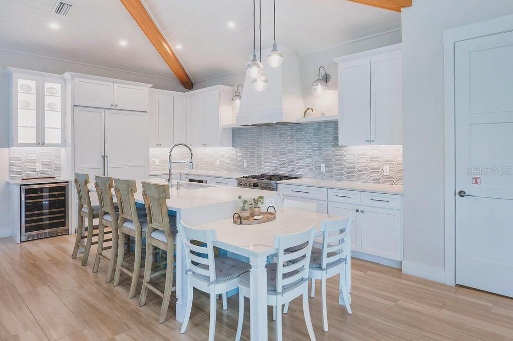 For Sale: $3,495,000 (4 beds, 4 baths, 2707 Square Feet)