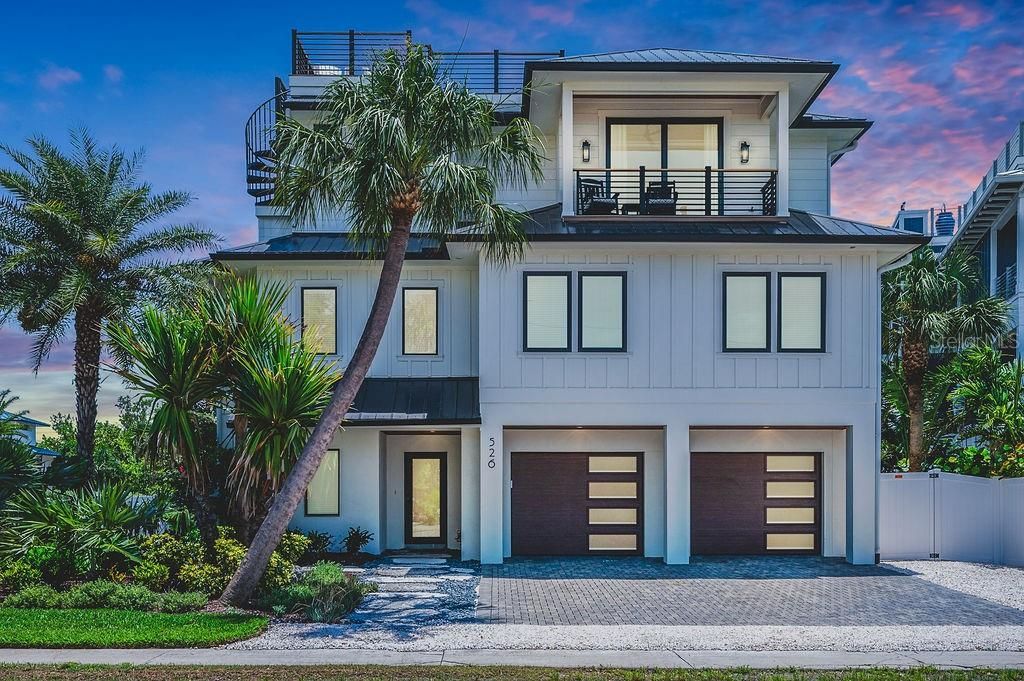 For Sale: $3,495,000 (4 beds, 4 baths, 2707 Square Feet)