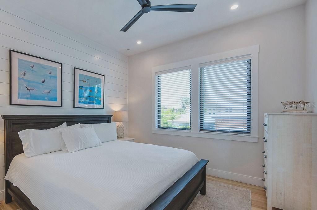 For Sale: $3,495,000 (4 beds, 4 baths, 2707 Square Feet)