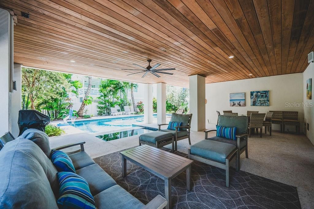 For Sale: $3,495,000 (4 beds, 4 baths, 2707 Square Feet)