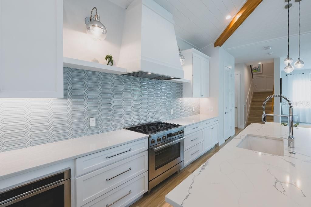 For Sale: $3,495,000 (4 beds, 4 baths, 2707 Square Feet)