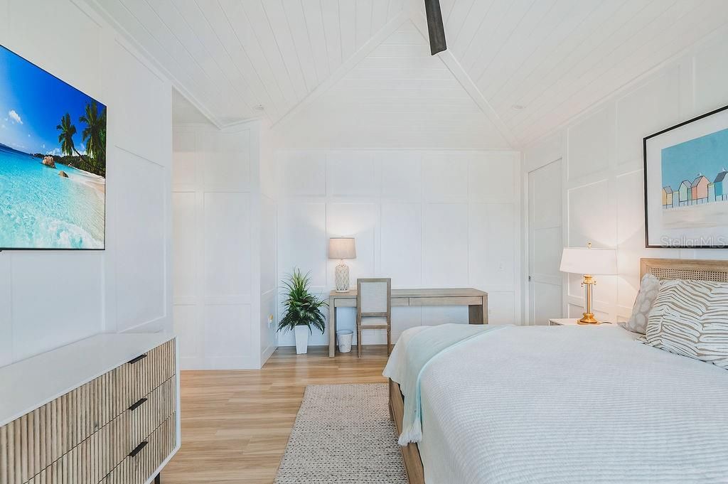 For Sale: $3,495,000 (4 beds, 4 baths, 2707 Square Feet)