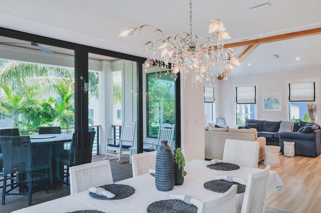 For Sale: $3,495,000 (4 beds, 4 baths, 2707 Square Feet)