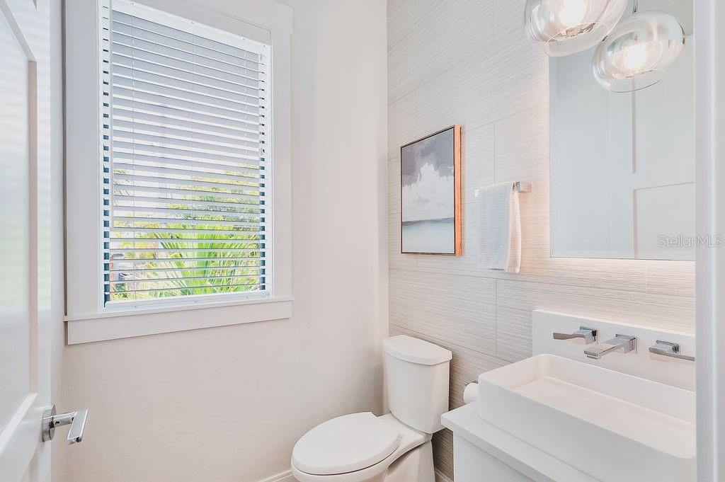 For Sale: $3,495,000 (4 beds, 4 baths, 2707 Square Feet)