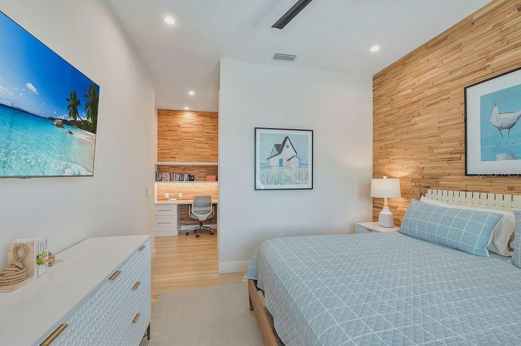 For Sale: $3,495,000 (4 beds, 4 baths, 2707 Square Feet)