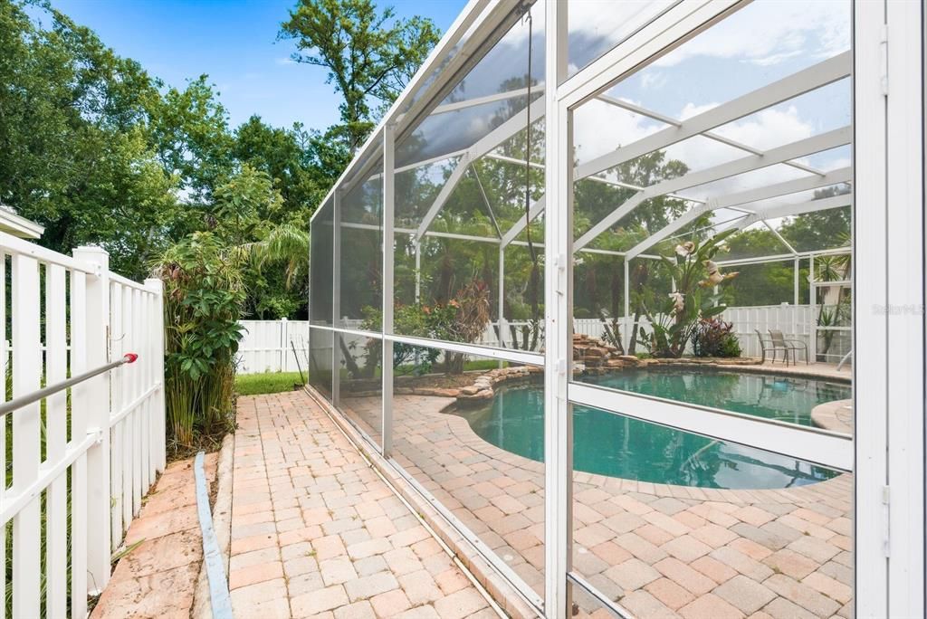 En Venta: $599,000 (3 camas, 2 baños, 2428 Pies cuadrados)