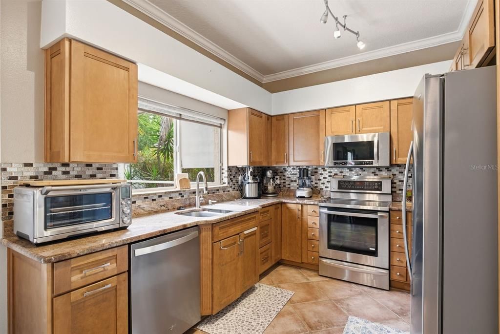 En Venta: $599,000 (3 camas, 2 baños, 2428 Pies cuadrados)