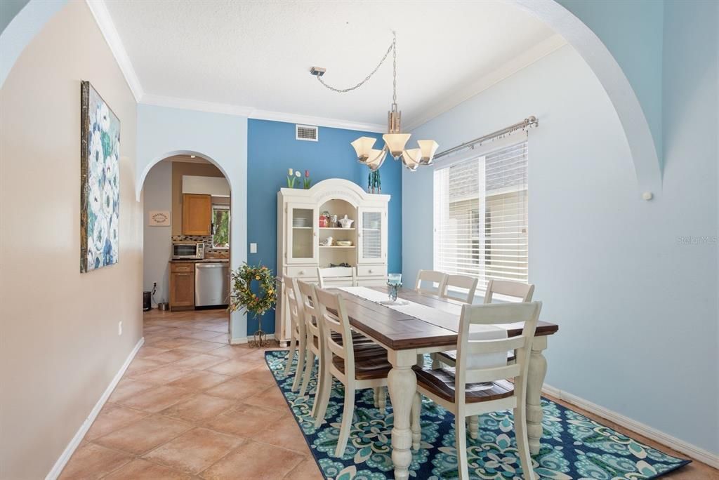 En Venta: $599,000 (3 camas, 2 baños, 2428 Pies cuadrados)