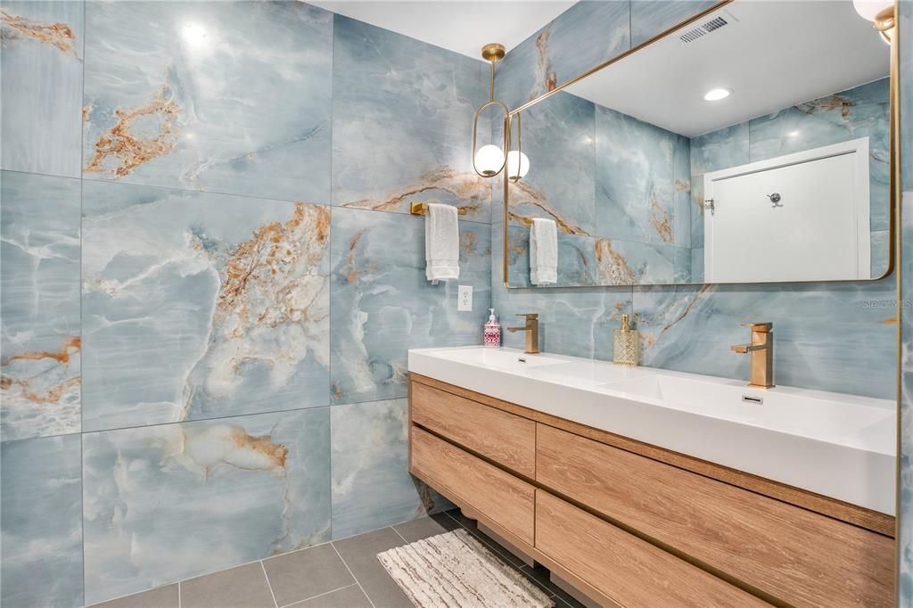For Rent: $3,900 (2 beds, 2 baths, 1268 Square Feet)