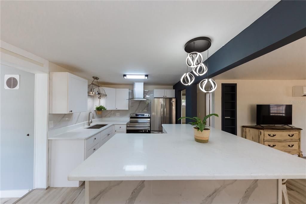 На продажу: $329,000 (3 спален, 2 ванн, 1198 Квадратных фут)