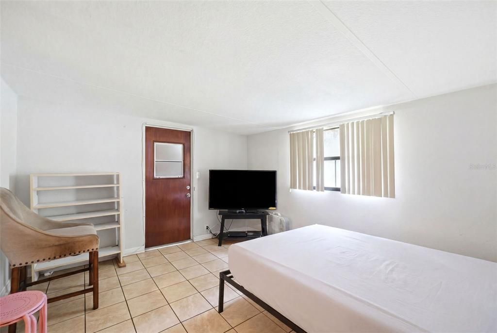 For Sale: $115,000 (1 beds, 1 baths, 600 Square Feet)