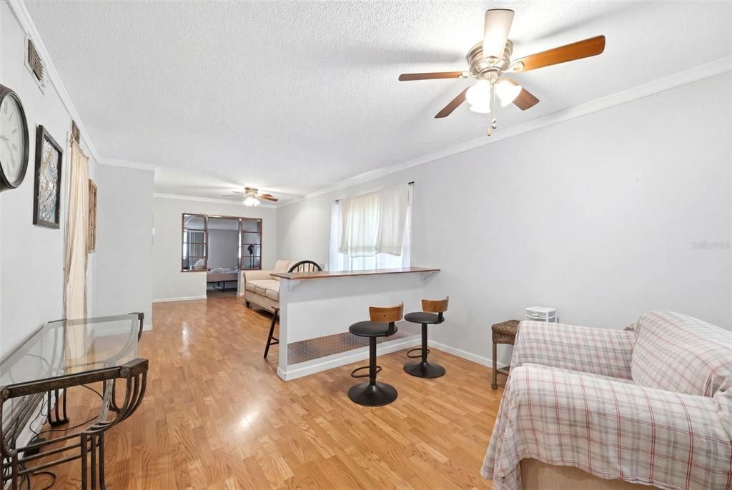 For Sale: $115,000 (1 beds, 1 baths, 600 Square Feet)