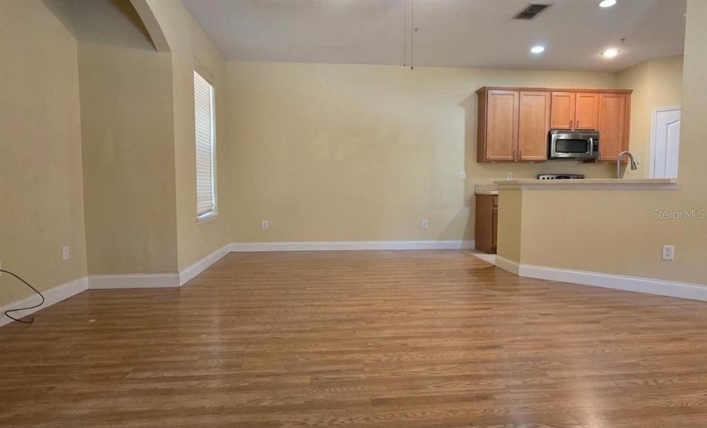 For Rent: $2,195 (3 beds, 2 baths, 1624 Square Feet)