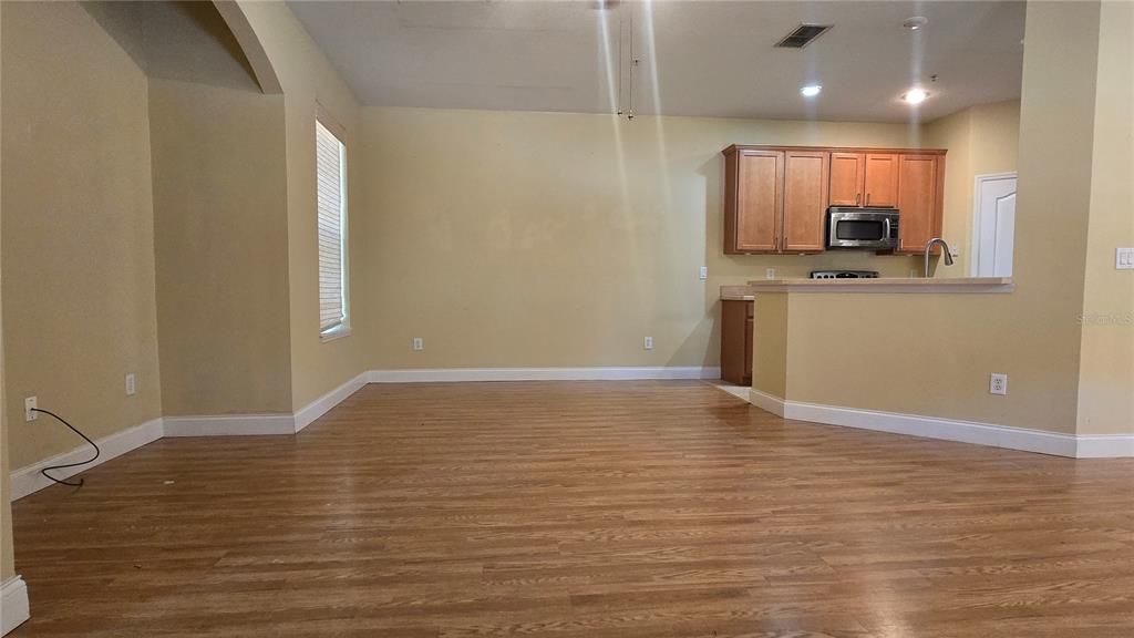 For Rent: $2,195 (3 beds, 2 baths, 1624 Square Feet)