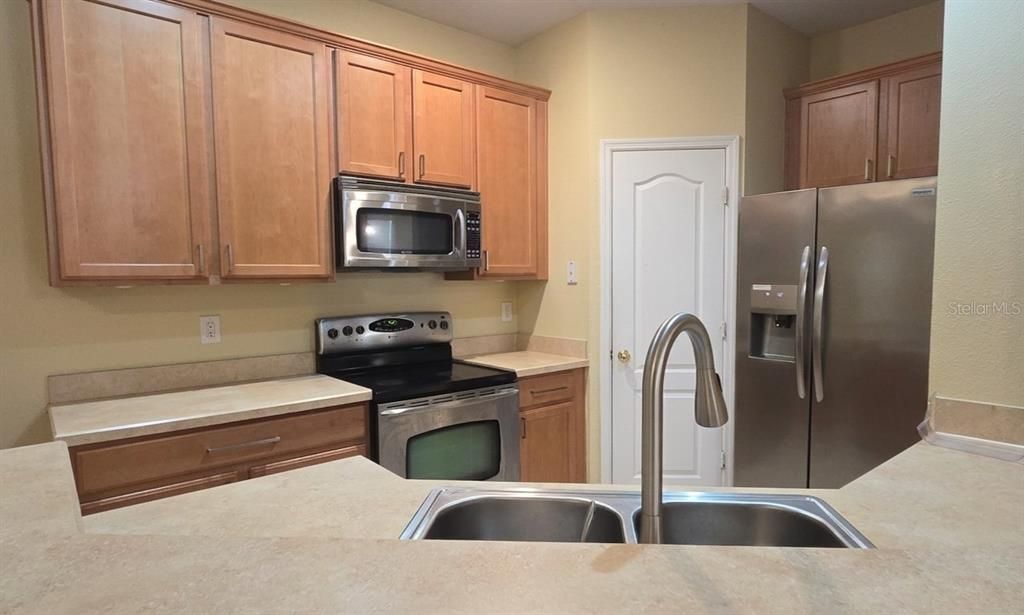 For Rent: $2,195 (3 beds, 2 baths, 1624 Square Feet)