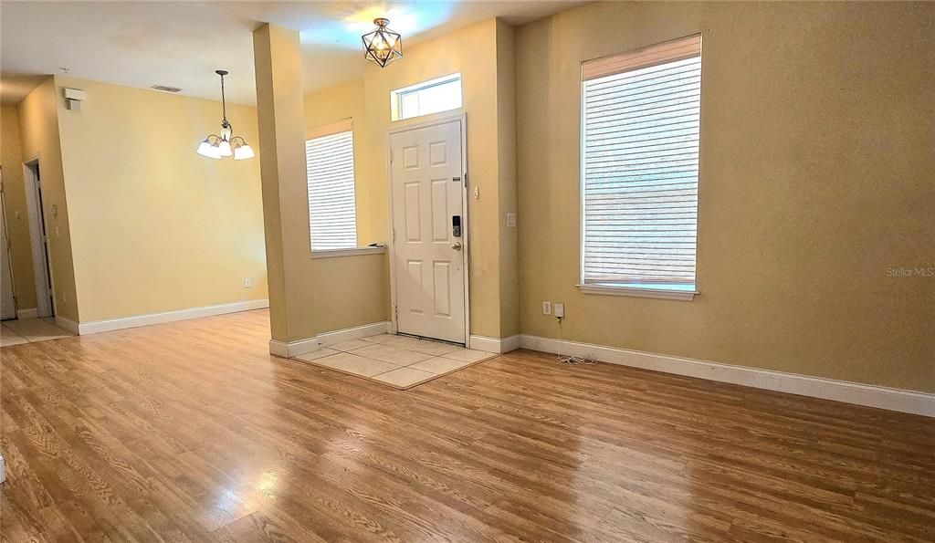 For Rent: $2,195 (3 beds, 2 baths, 1624 Square Feet)