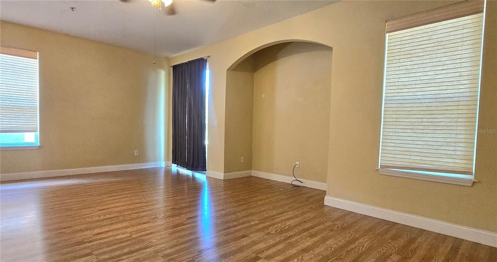 For Rent: $2,195 (3 beds, 2 baths, 1624 Square Feet)