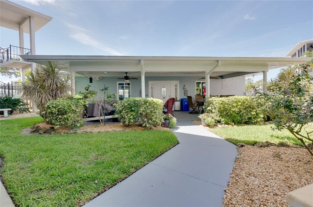 For Sale: $170,000 (2 beds, 2 baths, 982 Square Feet)