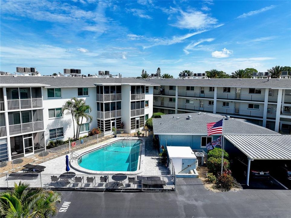 For Sale: $170,000 (2 beds, 2 baths, 982 Square Feet)