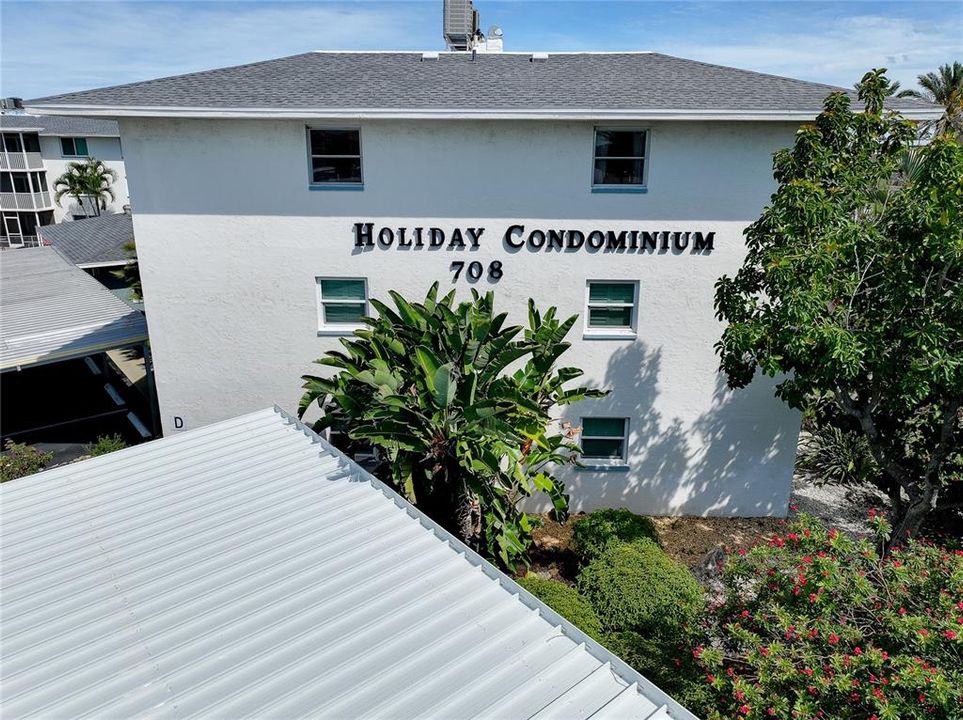 For Sale: $170,000 (2 beds, 2 baths, 982 Square Feet)