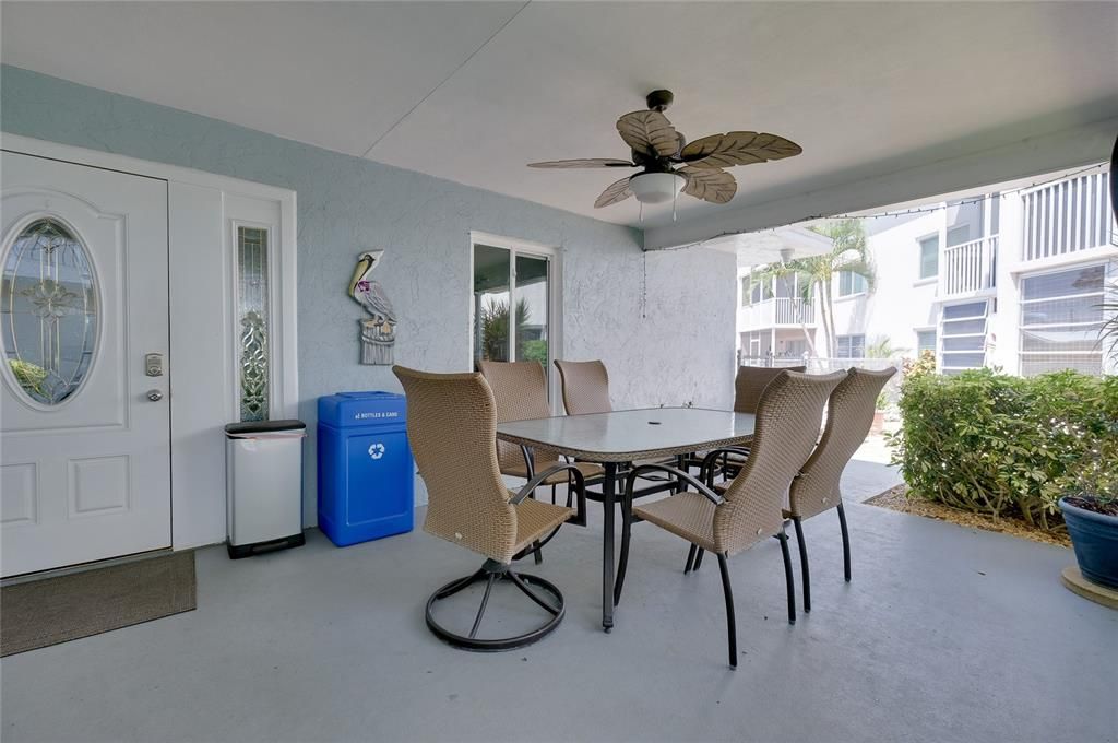 For Sale: $170,000 (2 beds, 2 baths, 982 Square Feet)