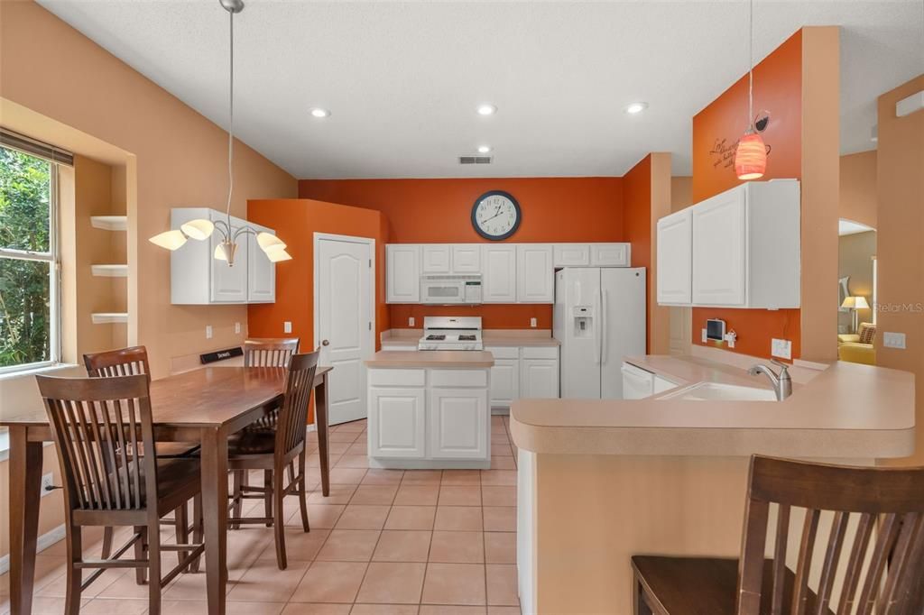 For Sale: $499,900 (3 beds, 3 baths, 2222 Square Feet)