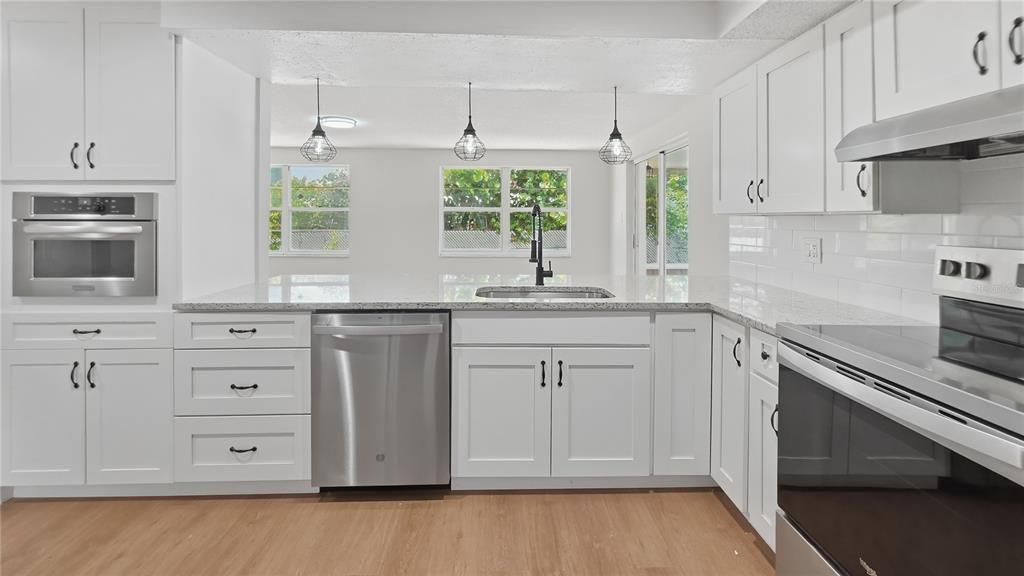 For Sale: $314,900 (3 beds, 2 baths, 1526 Square Feet)