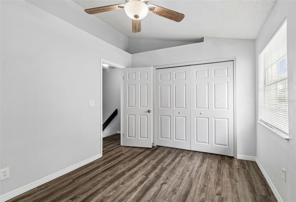 For Sale: $200,000 (2 beds, 1 baths, 896 Square Feet)