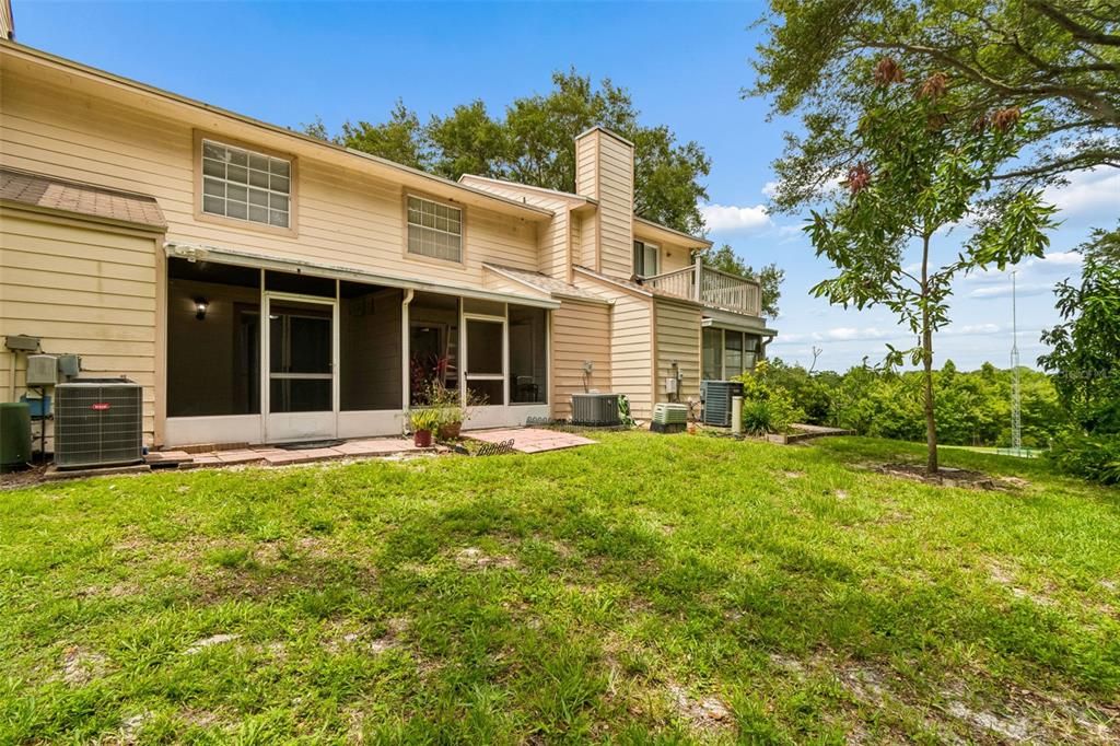 For Sale: $200,000 (2 beds, 1 baths, 896 Square Feet)